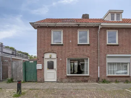 Hoekwoning te koop: Valkenierstraat 4, Fatima West Tilburg