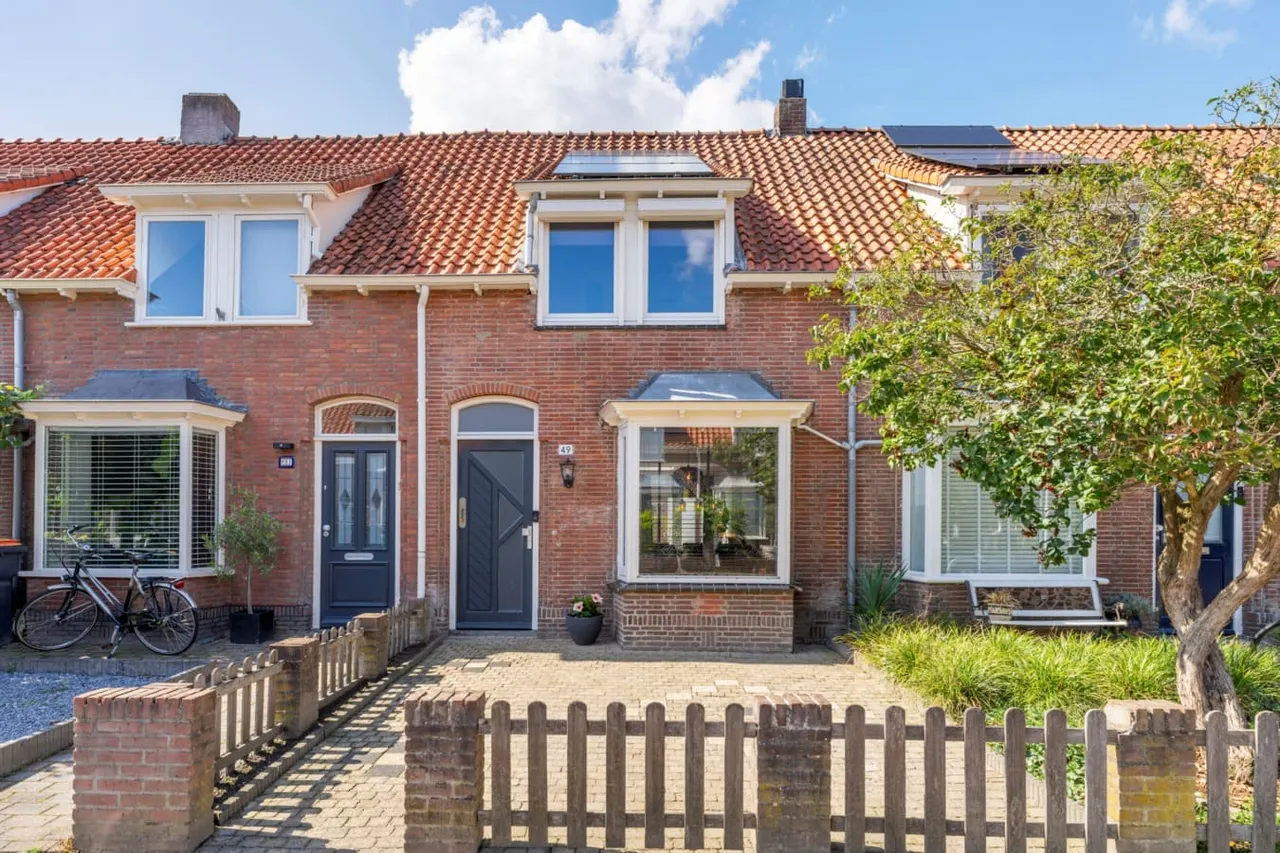 Tussenwoning te koop: Valkenierstraat 49, Tilburg