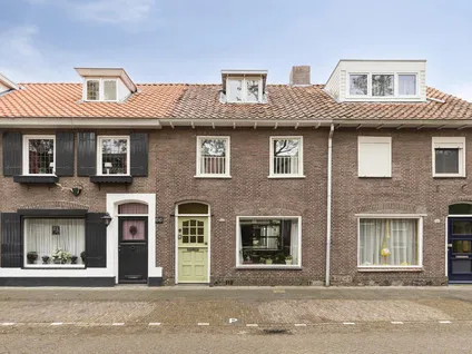 Tussenwoning te koop: Valkenierstraat 68, Fatima West Tilburg