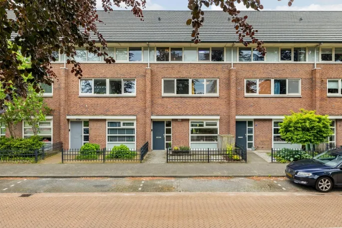 Tussenwoning te koop: Valkenlaar 5, Nieuw Wolfslaar Bavel