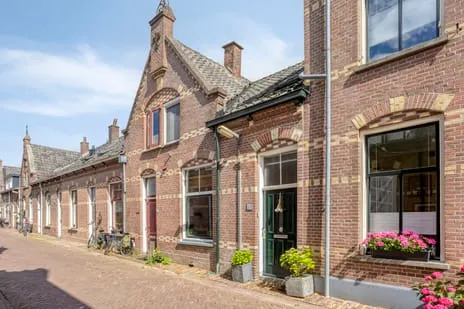 Terraced house for sale: Valkstraat 25, Binnenstad Kampen Kampen