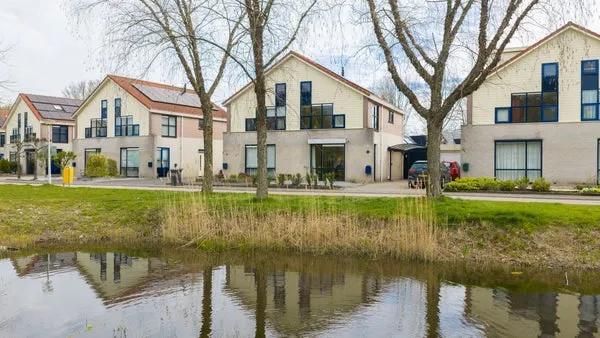 Twee-onder-één-kap te koop: Valkstraat 42, Noord-Oost oost Drachten
