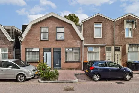 Tussenwoning te koop: Valkstraat 48, Oud West Zaandam