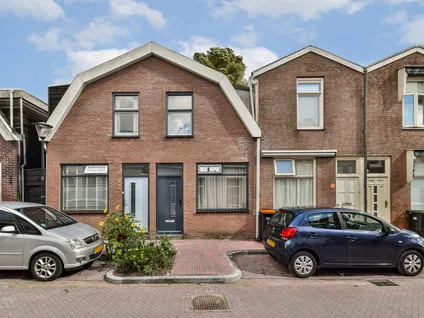 Tussenwoning te koop: Valkstraat 48, Oud West Zaandam
