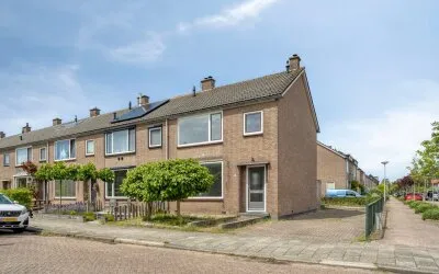 Corner house for sale: Van Alkemadelaan 15, Limmen Oost Limmen