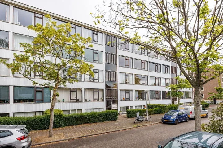 Appartement te koop: Van Almondestraat 82, Kuyperwijk-Zuid Delft