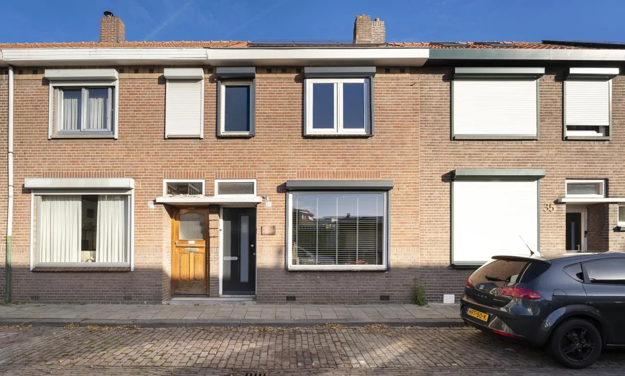 Tussenwoning te koop: Van Alphenstraat 37, Tilburg