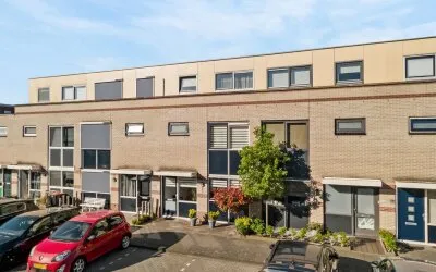 Tussenwoning te koop: Van Alphenstraat 8, Sluispolder West Maassluis