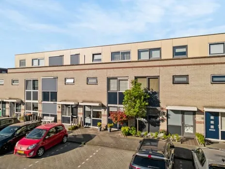 Tussenwoning te koop: Van Alphenstraat 8, Sluispolder West Maassluis