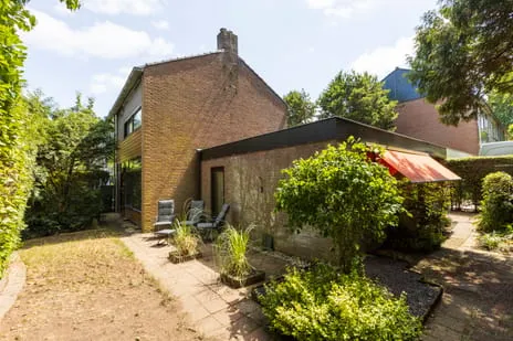 Tussenwoning te koop: Van Anrooylaan 12, Komponistenbuurt Ede