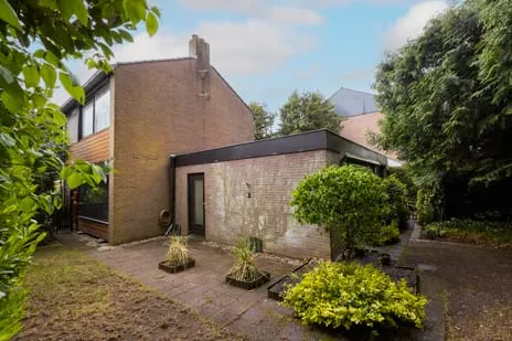 Tussenwoning te koop: Van Anrooylaan 12, Komponistenbuurt Ede