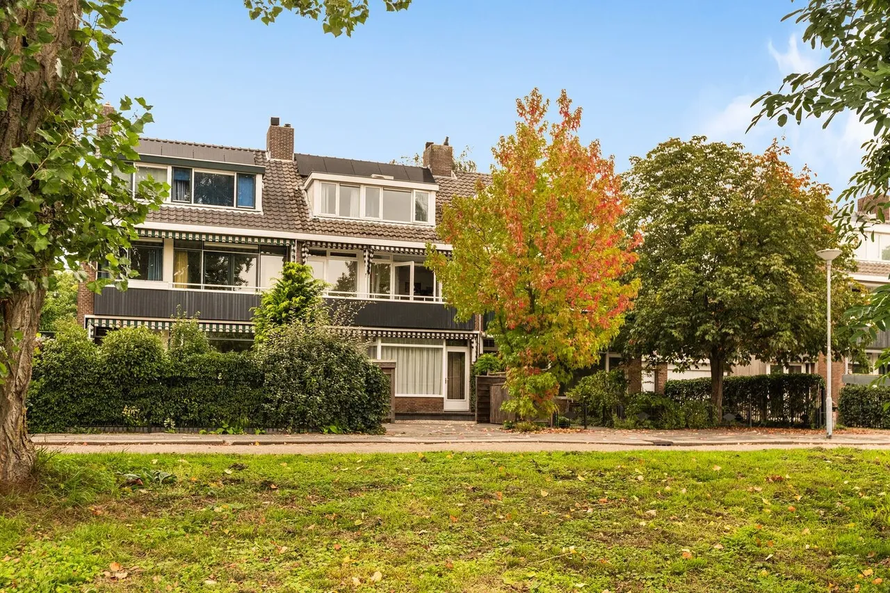 Tussenwoning te koop: Van Ballegooijsingel 80, Rotterdam