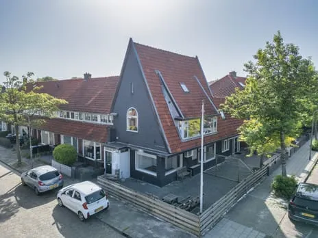 Tussenwoning te koop: van Beverwijckstraat 2, Zamenhofpark Leeuwarden