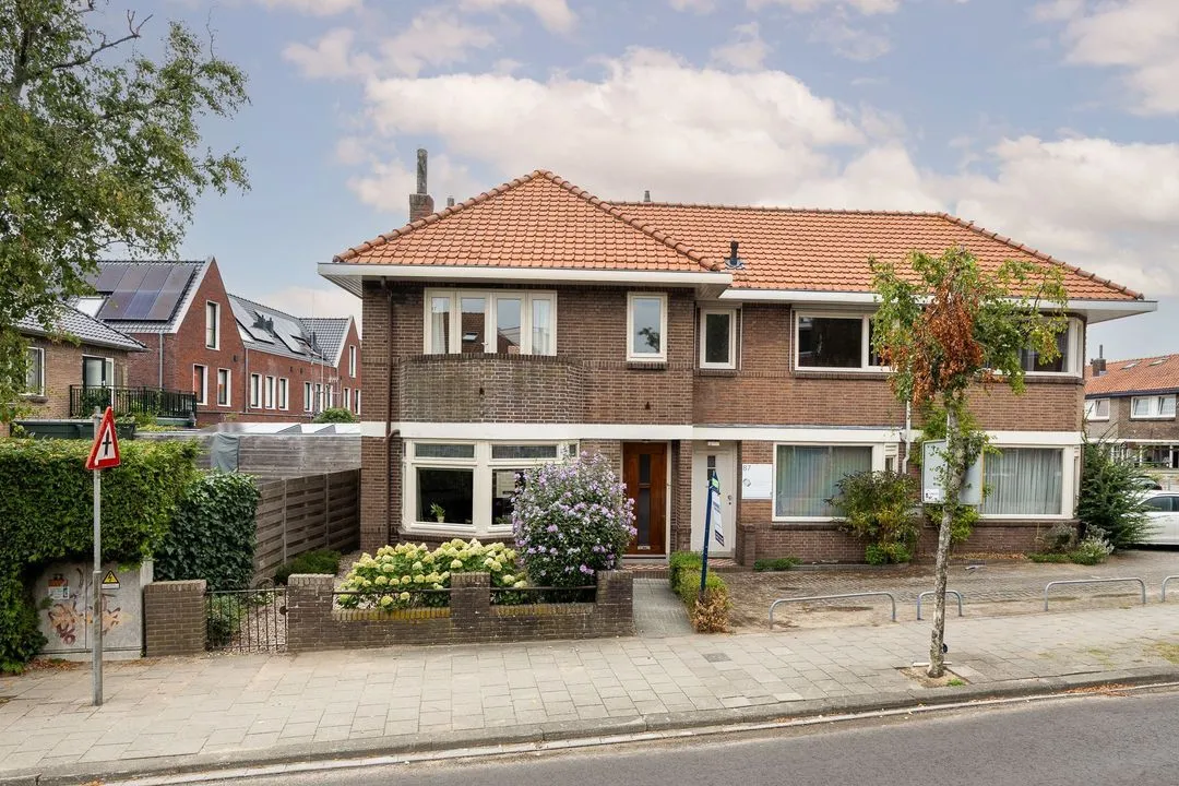 Hoekwoning te koop: Van Boetzelaerstraat 85, Alphen Aan Den Rijn