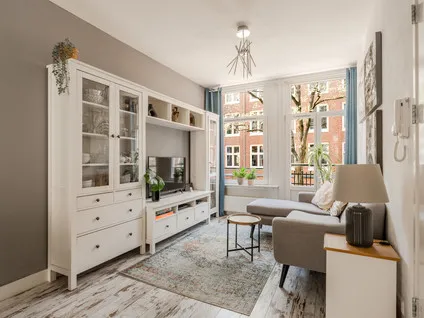 Studio te koop: Van Bossestraat 17-1, Westerstaatsman Amsterdam