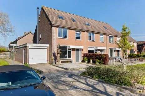Corner house for sale: van Bourgondiëlaan 24, Zanddijk Veere