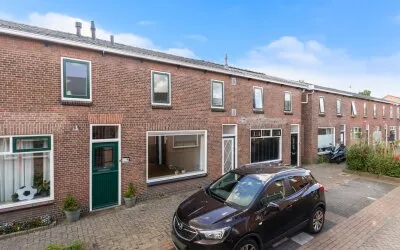 Terraced house for sale: van Brachtstraat 11, Pijnacker-Centrum/Dorp Pijnacker