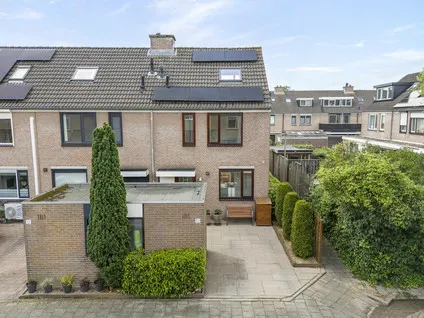 Hoekwoning te koop: Van Brakelvliet 10, Molenvliet 1 Barendrecht