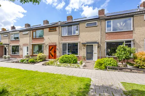 Tussenwoning te koop: van Brederodestraat 38, Kern-Dorp Giessenburg