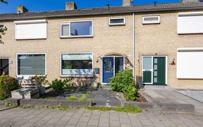Tussenwoning te koop: van Brederodestraat 6, Kern-Dorp Giessenburg