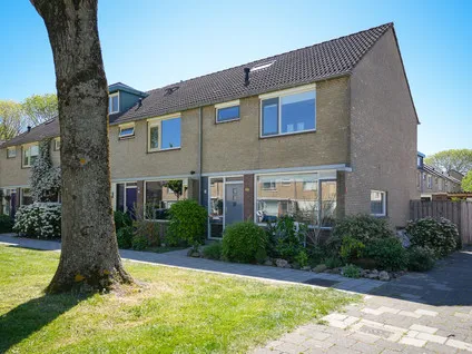 Corner house for sale: Van Coehoornstraat 10, Drossaardsbuurt Leerdam