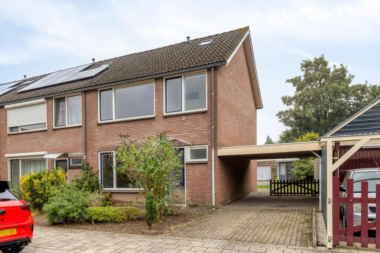 Hoekwoning te koop: van Coeverdenstraat 2, Borculo