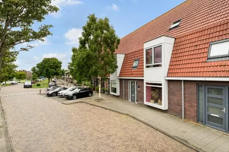 Tussenwoning te koop: van de Kasteelestraat 113, V/d kasteelewijk 'S-Gravenzande