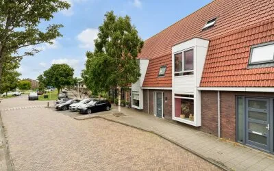 Tussenwoning te koop: van de Kasteelestraat 113, V/d kasteelewijk 'S-Gravenzande