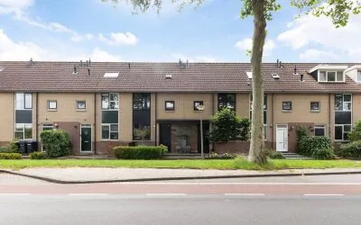 Terraced house for sale: Van den Broek-erf 171, Van den Broek-erf en omgeving Dordrecht