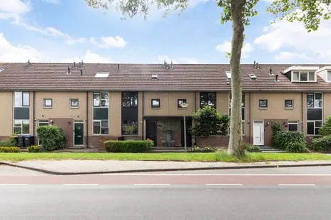 Tussenwoning te koop: Van den Broek-erf 171, Van den Broek-erf en omgeving Dordrecht