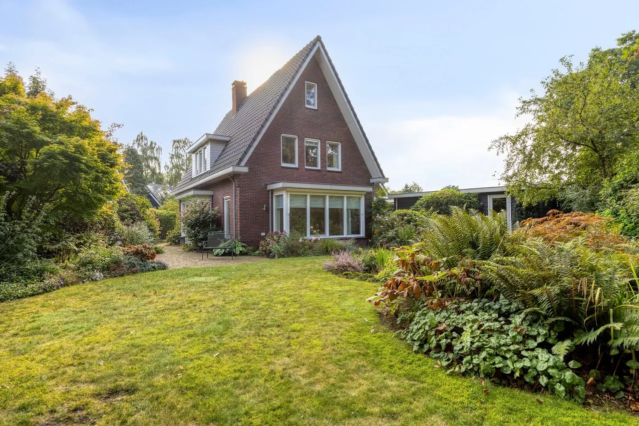 Vrijstaande woning te koop: Van den Hamhof 11, Lunteren
