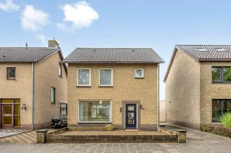 Vrijstaande woning te koop: Van den Houtstraat 10, Stuivezand Made