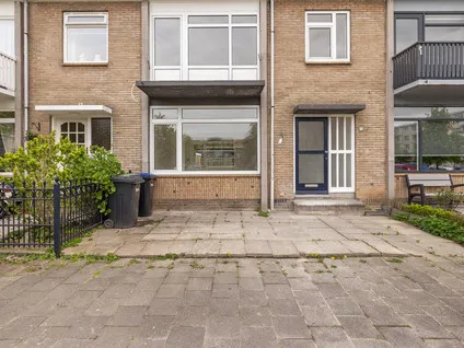 Tussenwoning te koop: Van der Duyn van Maasdamplantsoen 7, Crabbehof-Noord Dordrecht