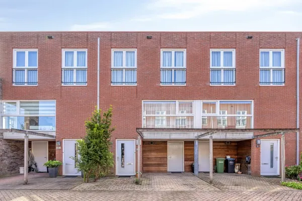 Tussenwoning te koop: van der Duyn van Maasdamstraat 69, Hatert Nijmegen