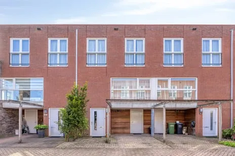 Tussenwoning te koop: van der Duyn van Maasdamstraat 69, Hatert Nijmegen