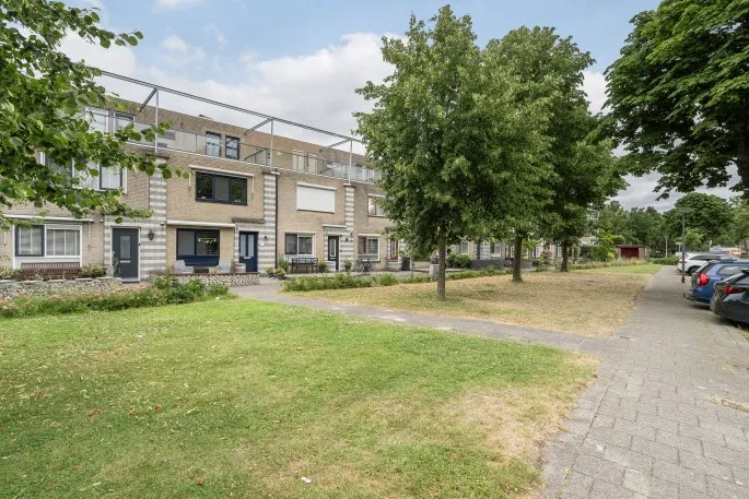 Terraced house for sale: van der Duynstraat 15, Babberspolder West Vlaardingen