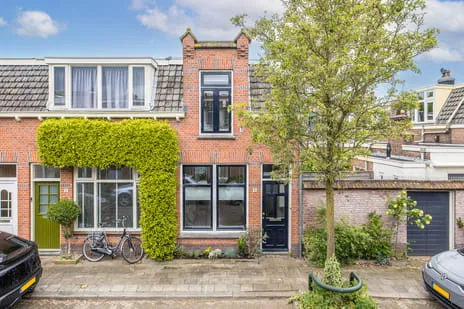 Tussenwoning te koop: Van der Helststraat 9, Schildersbuurt Utrecht