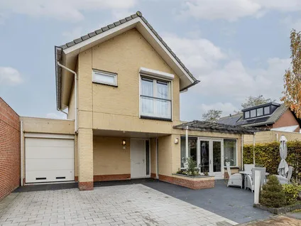 Tussenwoning te koop: Van der Linden-akker 1, Vrijheidsakker Barendrecht