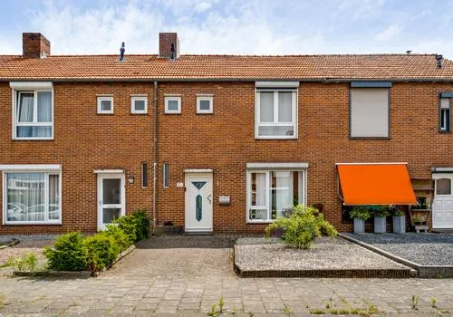 Terraced house for sale: Van der Meerstraat 5, Kern Heythuysen Heythuysen