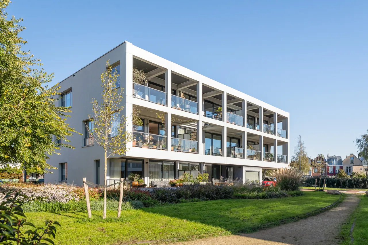 Appartement te koop: Van der Paauwkade 24, Leiden