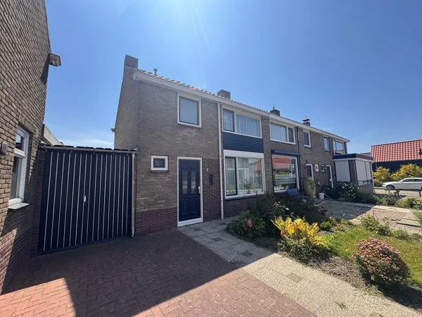Terraced house for sale: Van Der Peijlstraat 8, Lievenspolder Terneuzen
