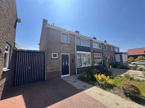 Tussenwoning te koop: Van Der Peijlstraat 8, Lievenspolder Terneuzen