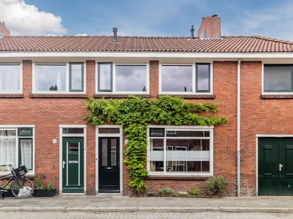 Tussenwoning te koop: Van der Pekstraat 14, Prins Bernhardplein en omgeving Utrecht