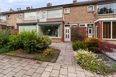 Terraced house for sale: van Deysselstraat 4, Dichtersbuurt-West Zwijndrecht