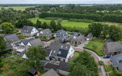 Twee-onder-één-kap te koop: Van Diemenstraat 1, Lutjegast
