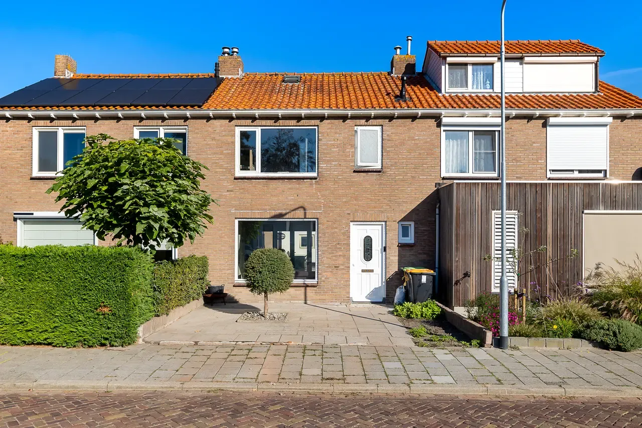 Tussenwoning te koop: Van Doornlaan 34, Vlissingen