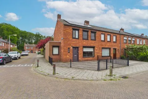 Hoekwoning te koop: van Dortmontlaan 18, Carmel Hulst