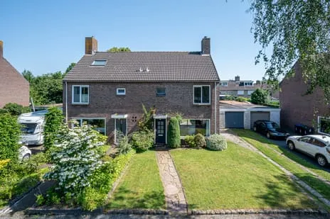 Twee-onder-één-kap te koop: Van Eedenlaan 8, Haren-Zuidwest Haren (Gr)
