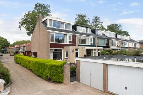 Corner house for sale: Van Eedenstraat 17, Dubbeldam-Noord Dordrecht