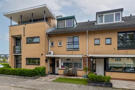 Tussenwoning te koop: Van Eesterenveld 20, Bijdorp Barendrecht